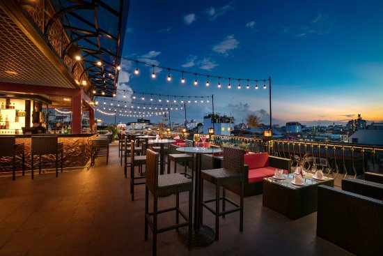 affordable rooftop bar singapore